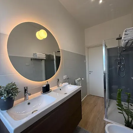 Flag - Metro A - Subaugusta Lejlighed Rom